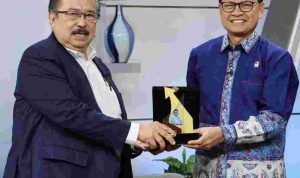 Taruna Ikrar Kepala BPOM Terima Award dari GP Farmasi Indonesia: Anugerah Kepemimpinan Visioner Pengawasan Obat dan Makanan 2026